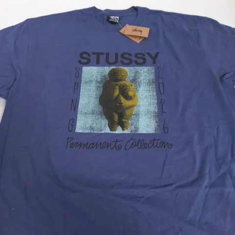 STUSSY GRAPHIC T‑SHIRT – BLUE – SIZE M