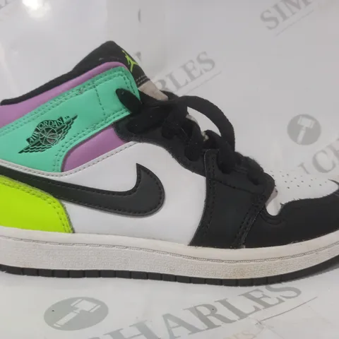 PAIR OF NIKE AIR JORDAN KIDS SHOES IN MULTICOLOUR UK SIZE 13.5