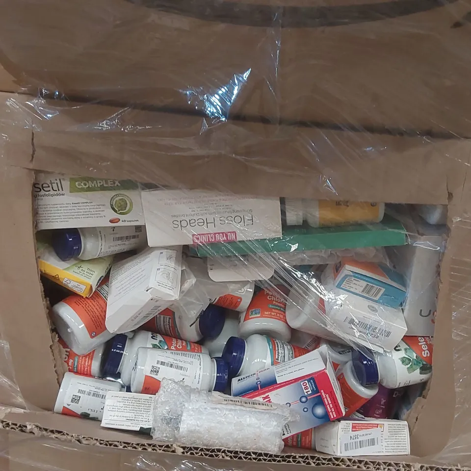 PALLET CONTAINING A VERY LARGE QUANTITY OF ASSORTED MEDICAL PRODUCTS