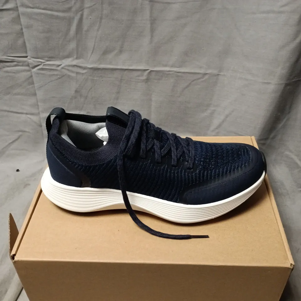 ALLBIRDS NAVY KNIT SNEAKERS – BOXED SIZE W8