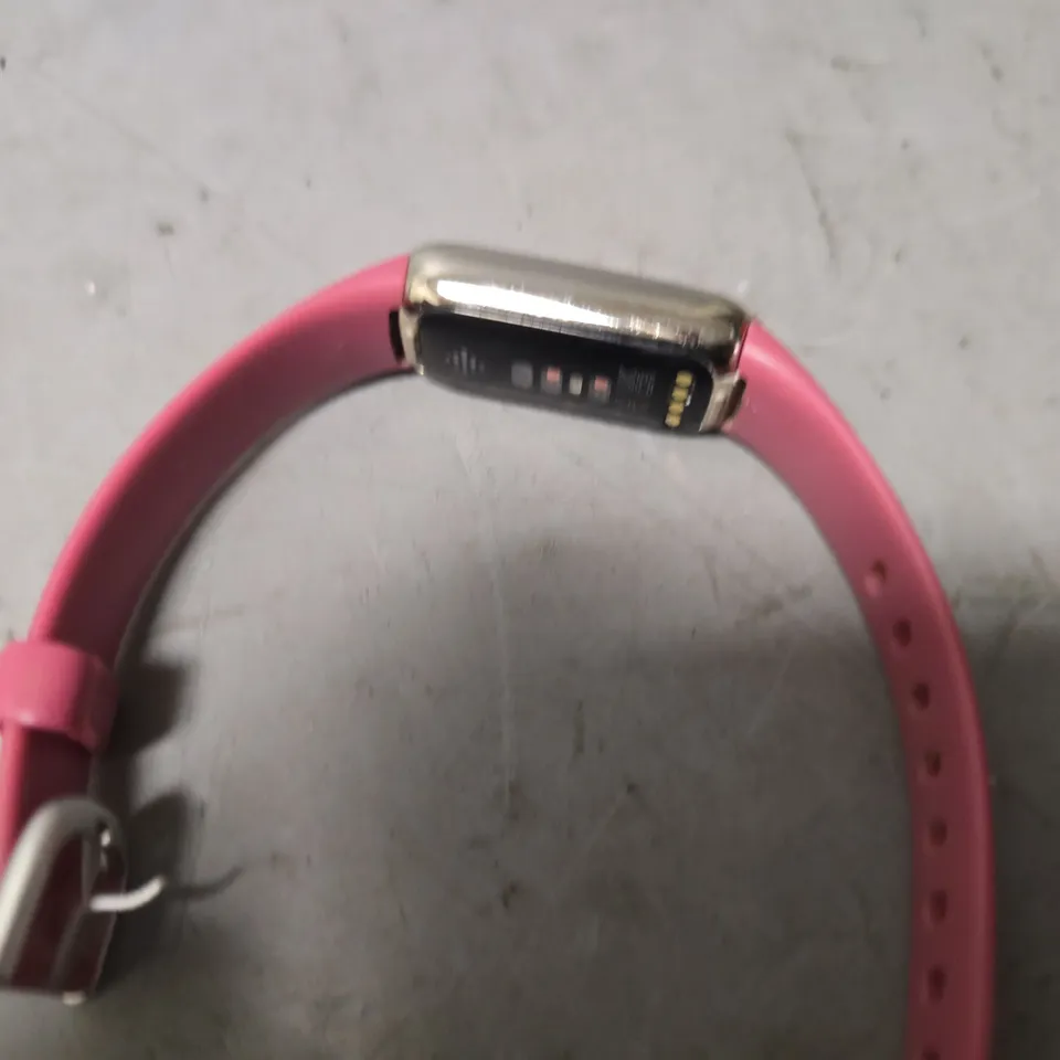FITBIT LUXE FITNESS TRACKER 
