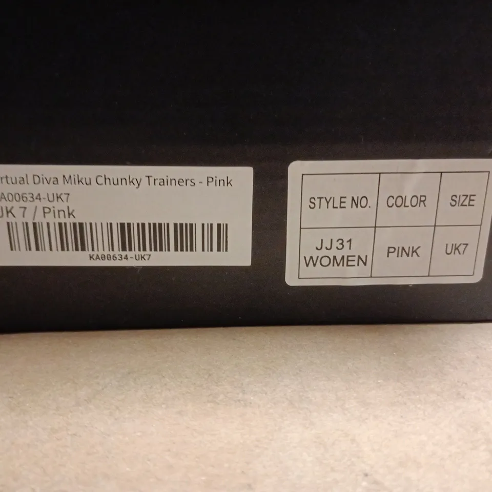 KOI X HATSUNE MIKU CHUNKY TRAINERS – PINK, UK7
