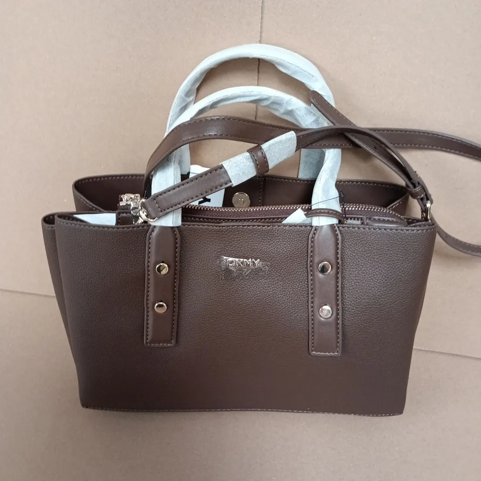 DKNY MARLA TRIPLE COMPARTMENT HANDBAG IN CHOCOLATE