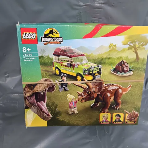 BOXED LEGO JURASSIC PARK TRICERATOPS RESEARCH SET - 76959