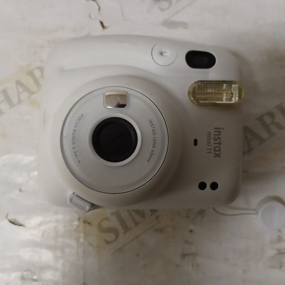 FUJIFILM INSTAX MINI 11 INSTANT CAMERA, ICE WHITE