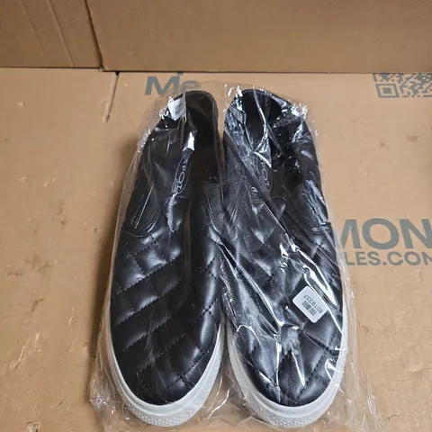 SPOT ON BLACK QUILTED SLIP-ON TRAINERS - UK SIZE 8