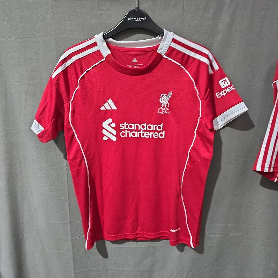 LIVERPOOL FC M. SALAH 11 HOME SHIRT + SHORTS – ADIDAS OFFICIAL LICENSED PRODUCT, SIZE UK 28