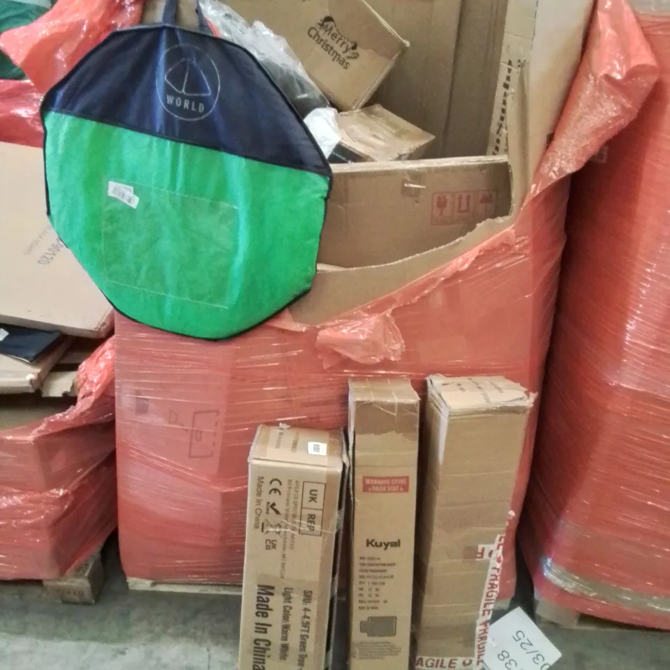 PALLET CONTAINING VARIOUS ASSORTED BOXED HOUSEHOLD ITEMS TO INCLUDE: FOLDABLE HAND RAIL/STEEL LADDER, CHRISTMAS TREES, KIDS TENT AND LOTS MORE UNMARKED BOXED ITEMS 