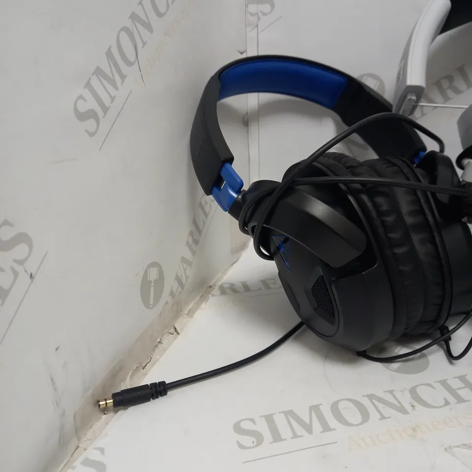 BOX OF 4 ASSORTED GAMING HEADSETS TO INCLUDE TURTLE BEACH & RAZER  
