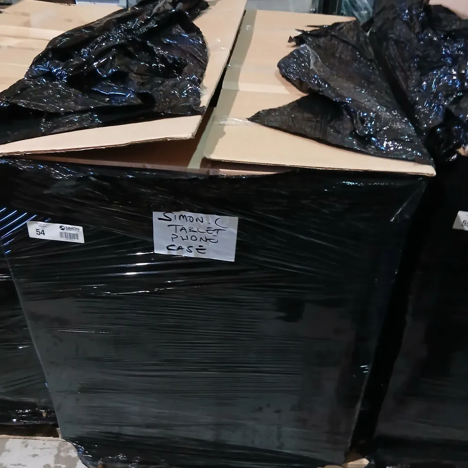 PALLET CONSISTING OF A LARGE QUANTITY OF ASSORTED ELECTRICAL ACCESSORIES 