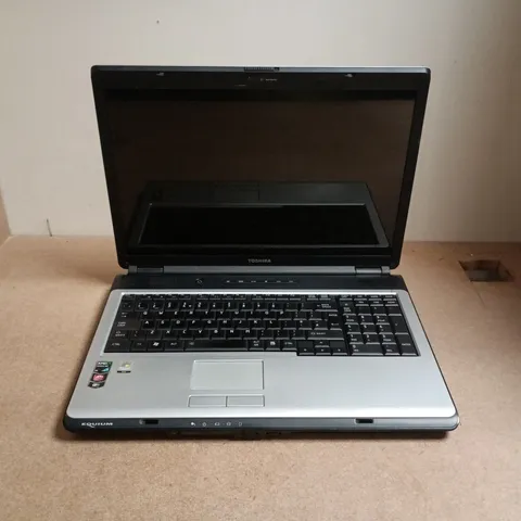 TOSHIBA PSLE2E-001002KS LAPTOP
