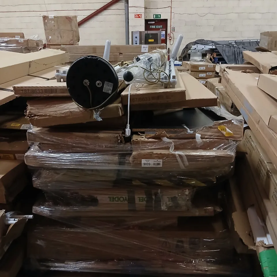 PALLET OF ASSORTED UNPROCESSED RAW RETURN FURNITURE 