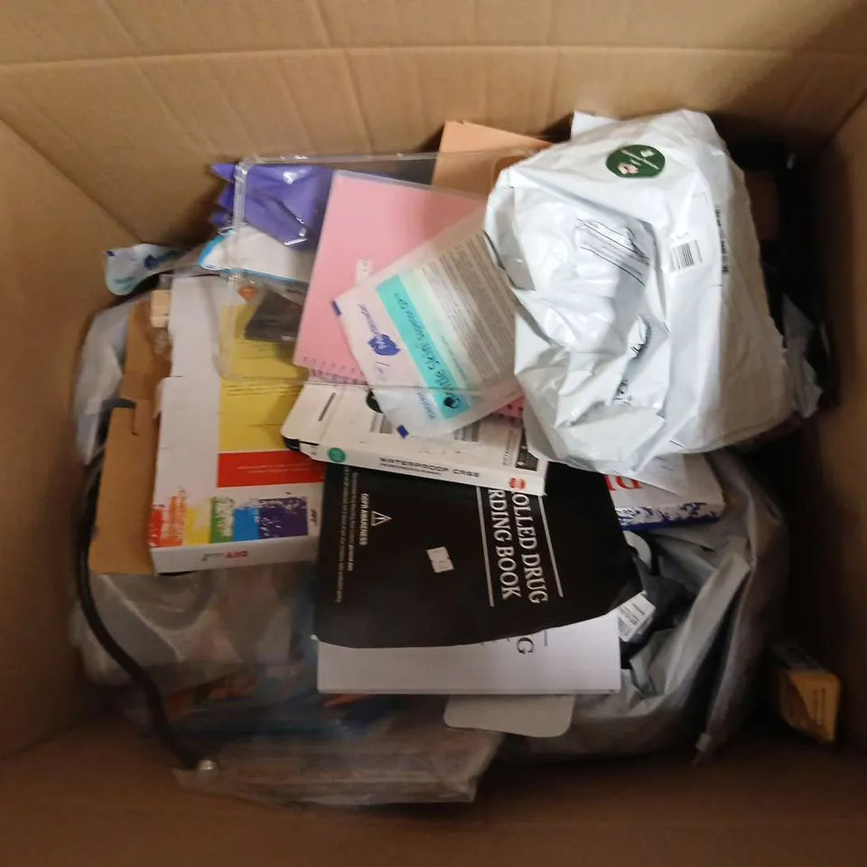 BOX OF APPROX 20 ASSORTED ITEMS TO INCLUDE  VINYL LABELS, CRAYOLA CRAYONS, STABILO PACK + BINDER SLEEVES 