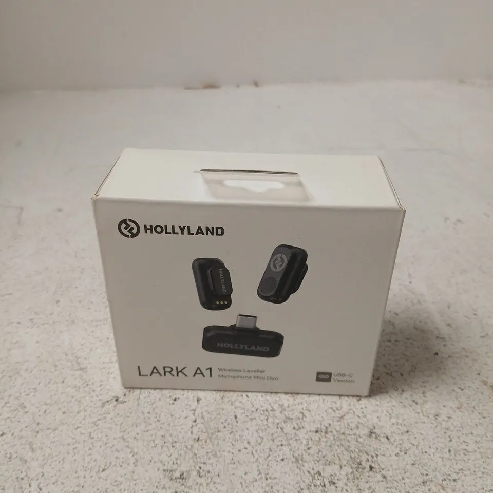 HOLLYLAND LARK A1 WIRELESS LAVALIER MICROPHONE SYSTEM – USB-C VERSION (BOXED)
