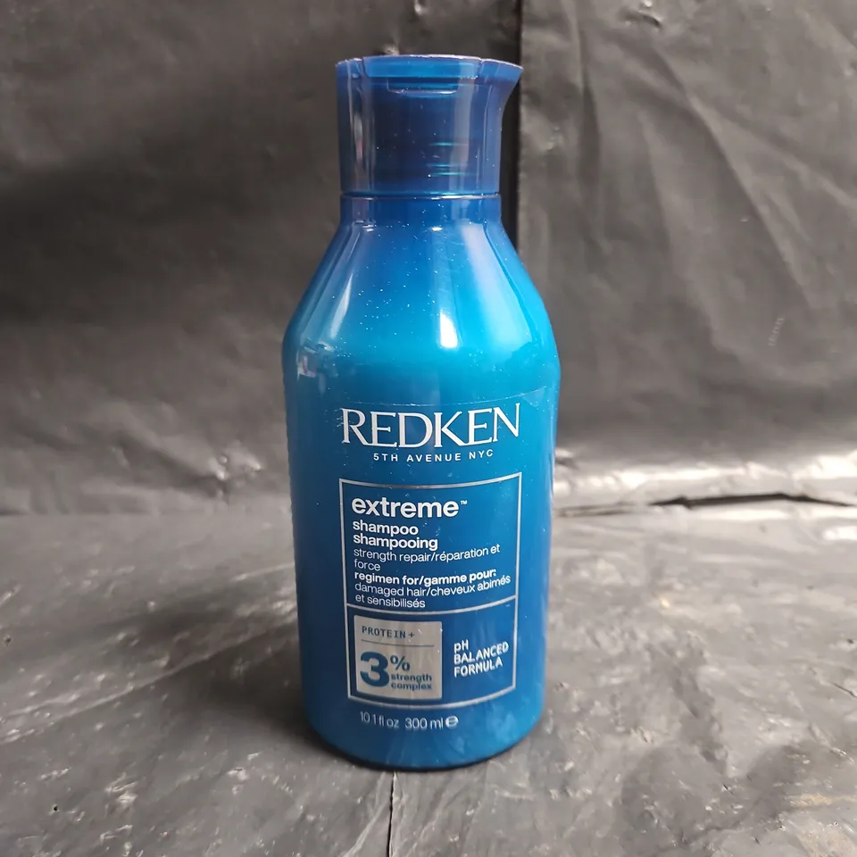 REDKEN EXTREME STRENGTH REPAIR SHAMPOO, 300ML