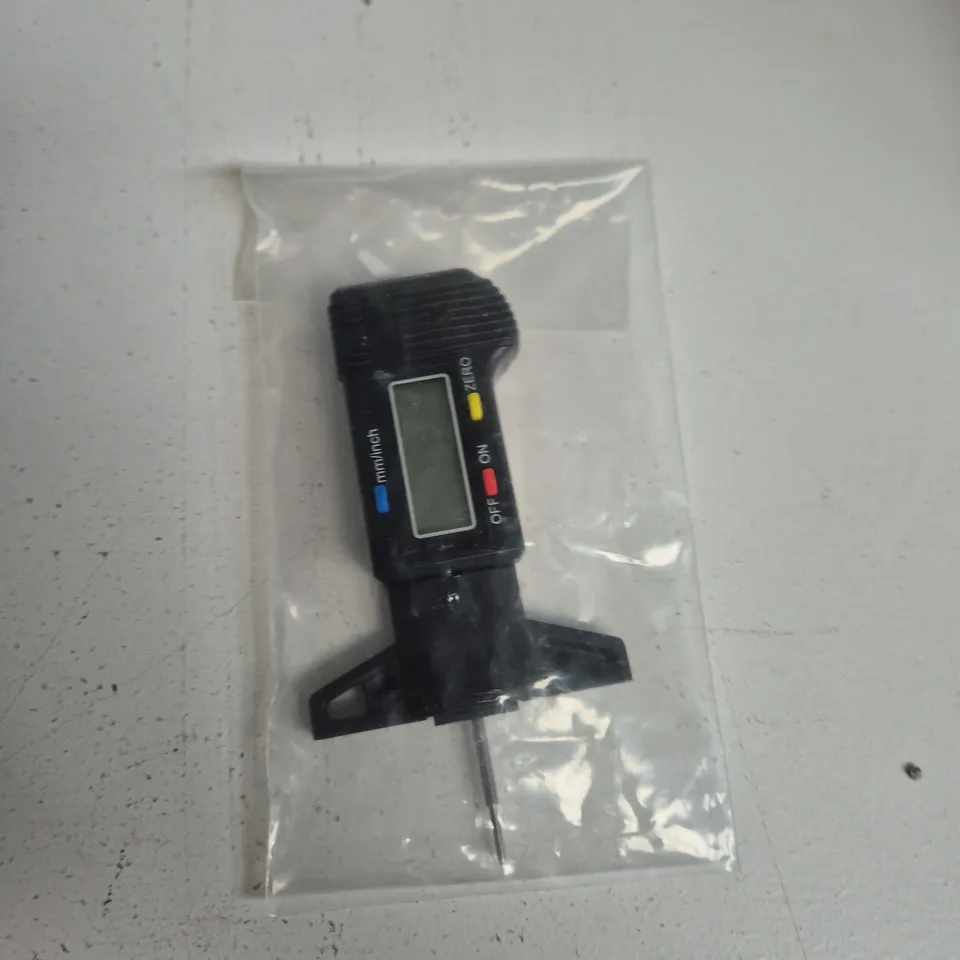 TOTE OF APPROXIMATELY 15 ASSORTED ITEMS TO INCLUDE: TIRE TREAD CHECKER 