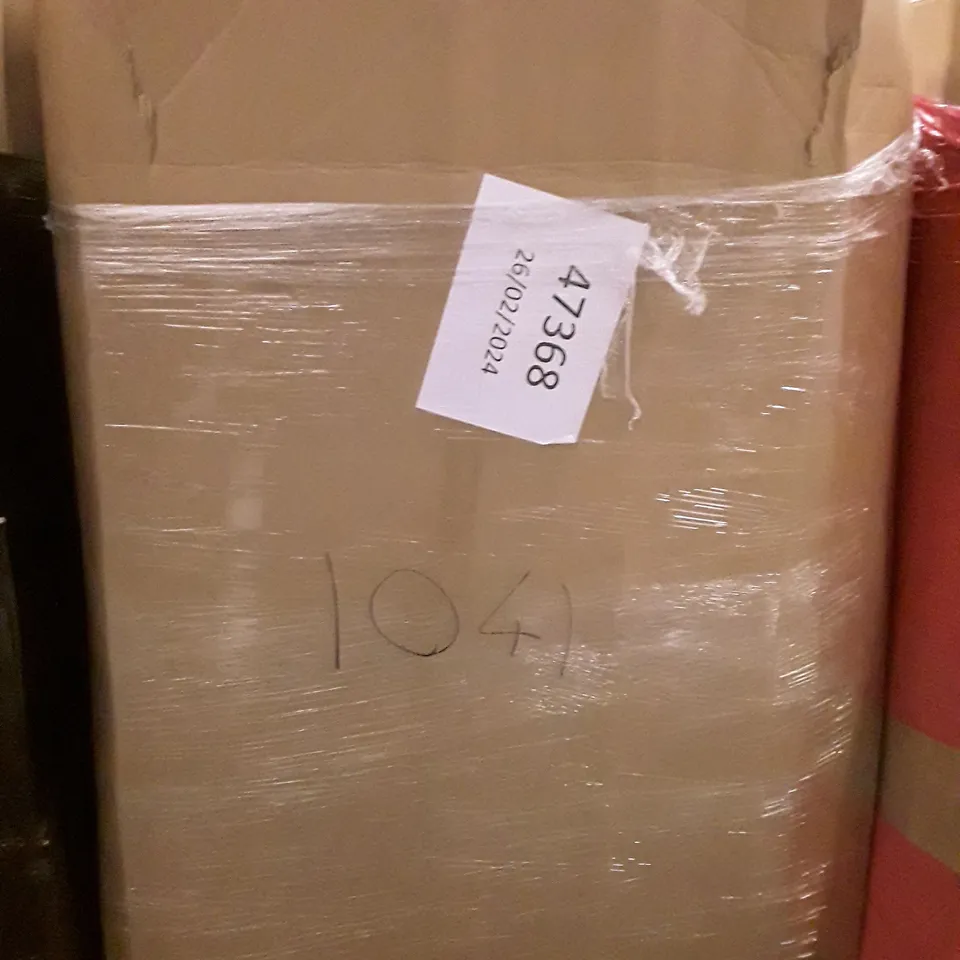 PALLET OF ASSORTED PRODUCTS INCLUDING ACCSTORE WASHING MACHINE RACK, WOODEN GREENHOUSE, COMPUTER DESK, TOILET SEAT, RETRACTABLE SAFETY GATE, ROLLER BLINDS