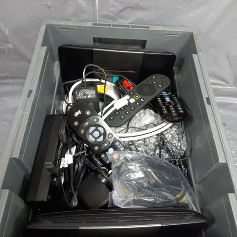 APPROXIMATELY 10 ASSORTED ELECTRICAL PRODUCTS TO INCLUDE USB CABLES , TV BOXES, ETC