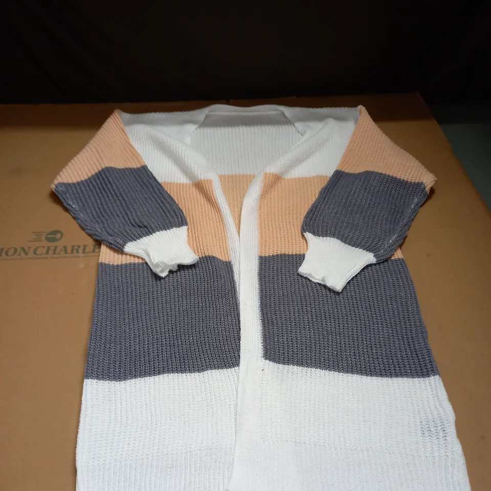WOMANS WOOL CARDIGAN SIZE UNSOECIFIED