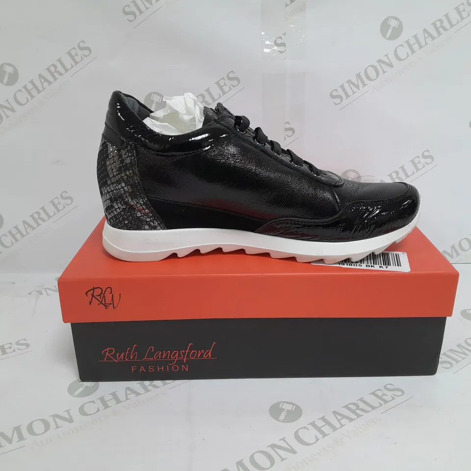BOXED PAIR OF RUTH LANGSFORD WEDGE TRAINERS IN BLACK SIZE 7