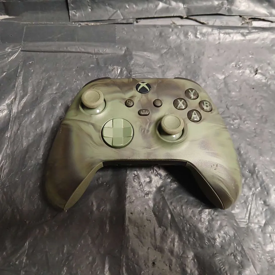 MICROSOFT XBOX WIRELESS CONTROLLER – CAMOUFLAGE FINISH