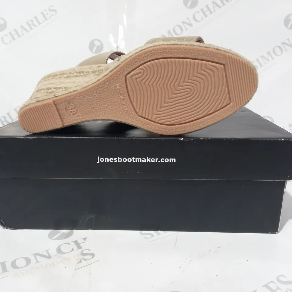 BOXED PAIR OF JONES OPEN TOE WEDGE SANDALS IN METALLIC GOLD UK SIZE 5