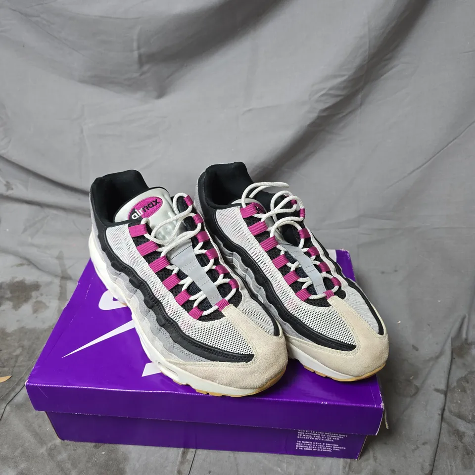 NIKE AIR MAX 95 SNEAKERS – GREY/BLACK WITH PINK ACCENTS SIZE 9