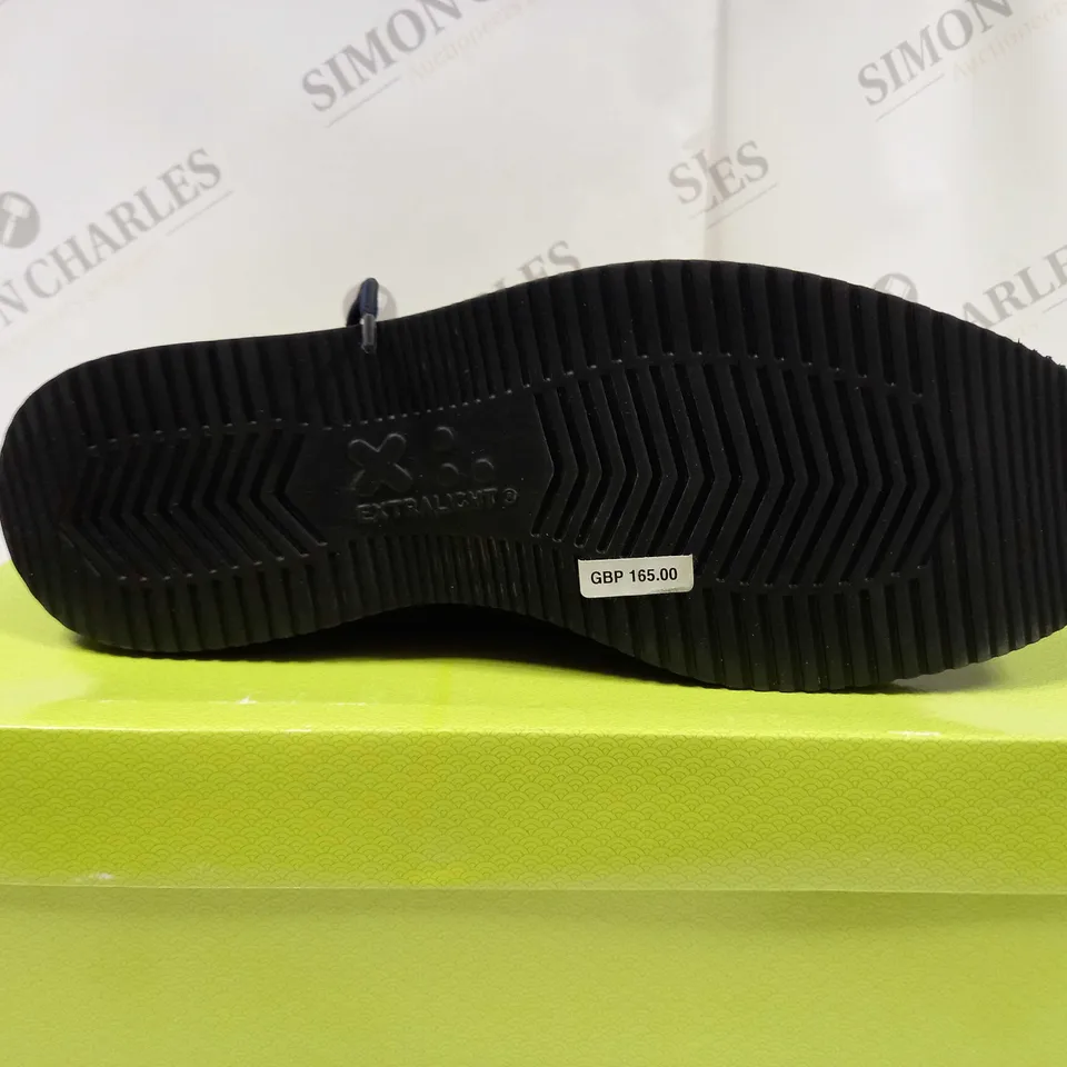 BOXED PAIR OF TED BAKER VEDRO WEDGE DESERT BOOTS UK SIZE 9 