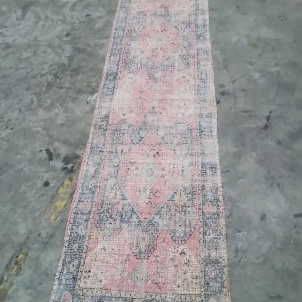 QUALITY DESIGNER AREA RUG - APPROXIMATELY 230X60CM