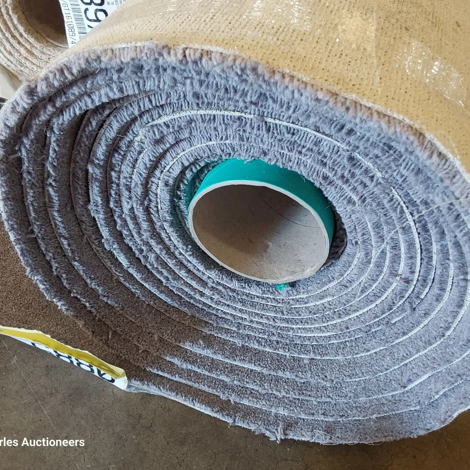 ROLL OF QUALITY TUDOR TWIST REGAL VIOLET CARPET APPROXIMATELY 5M × 9.4M