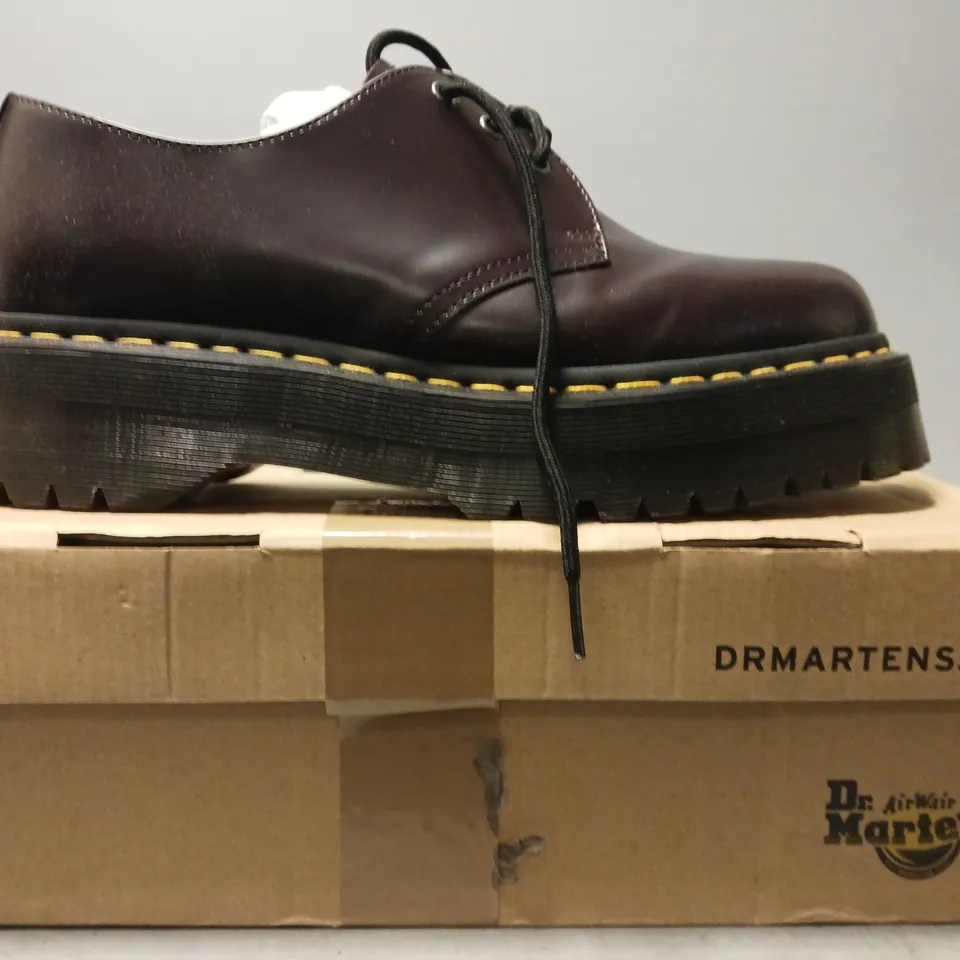 BOXED PAIR OF DR MARTENS 1461 QUAD SHOES IN BURGUNDY UK SIZE 10