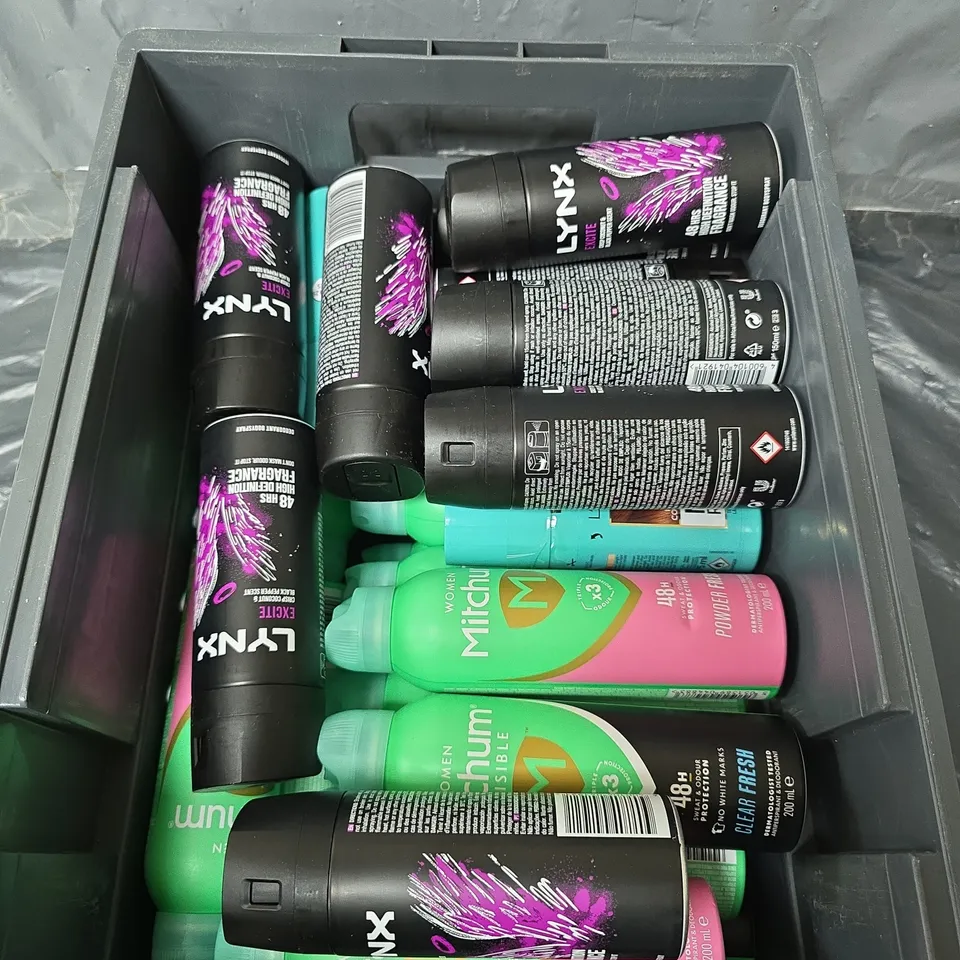 APPROXIMATELY 10 ASSORTED AEROSOLS TO INCLUDE LYNX , LOREAL CONCEALER SPRAY , MITCHUM SPRAY ,ETC 