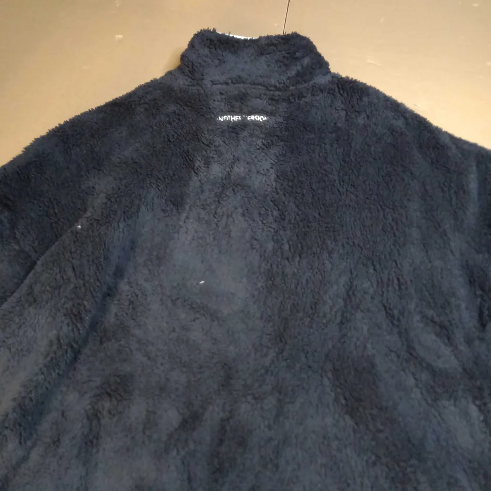 ANOTHER VERSION FLUFFY QUARTER ZIP IN BLACK - UK SMALL