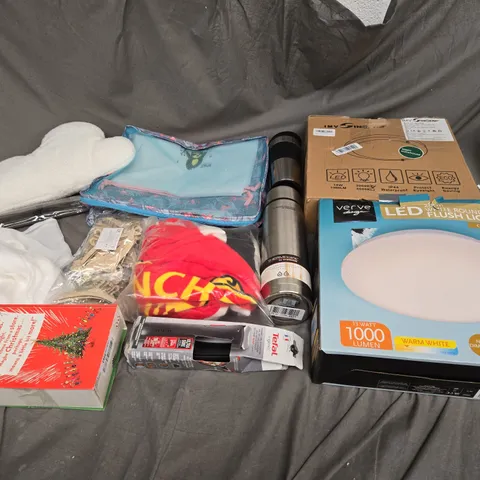 LARGE BOX OF APPROXIMATELY 8 ASSORTED HOUSEHOLD GOODS TO INCLUDE TEFAL HANDLE, FLUSH LIGHT, AND THERMOCAFE FLASK ETC. 