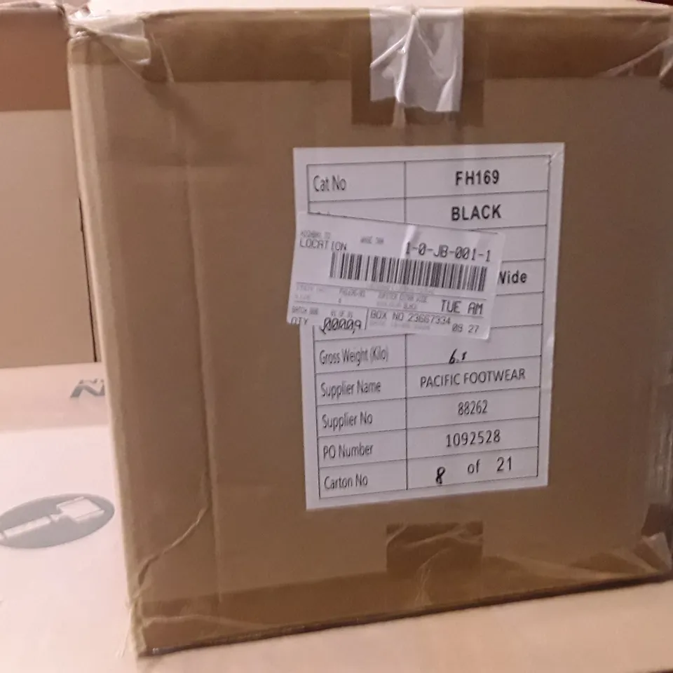 BOXED BRAND NEW SIMPLY BE JUPITER EXTRA WIDE SHOES SIZE 6 BLACK COLOUR APPROXIMATELY 9 PAIRS