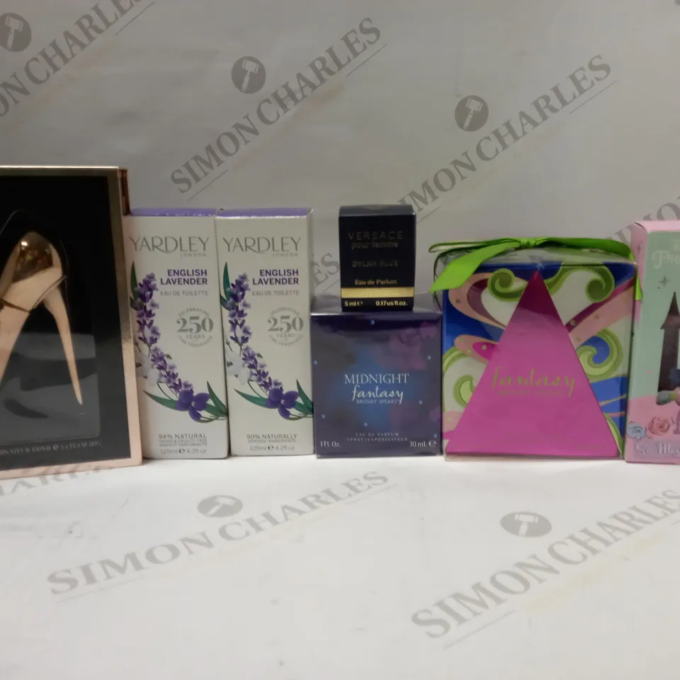 LOT OF APPROX 7 ASSORTED FRAGRANCES TO INCLUDE SHOO ADDICT ALLURE EDP 100ML, BRITNEY SPEARS FANTASY 30ML, VERSACE DYLAN BLUE EDP 5ML, ETC