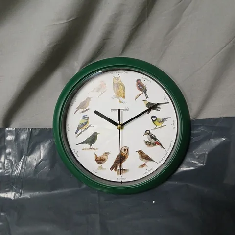 BIRDS CLOCK – GREEN CIRCULAR WALL CLOCK WITH ILLUSTRATED BIRDS