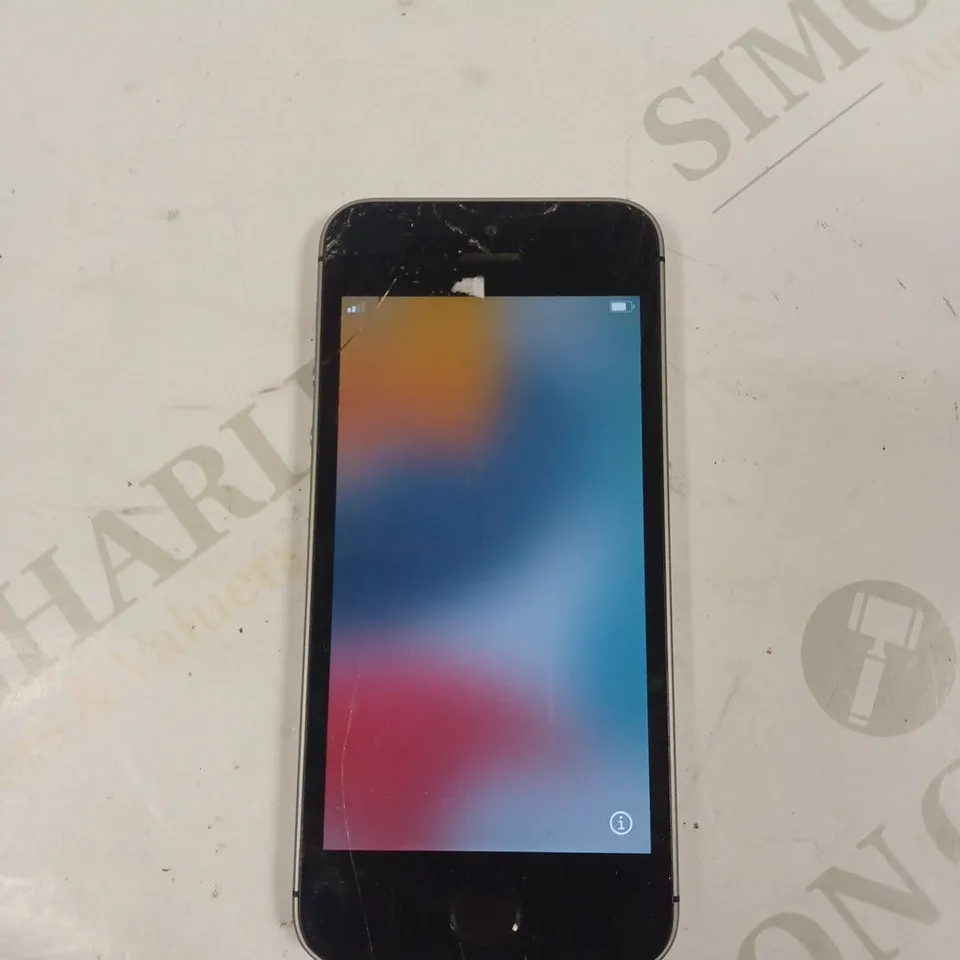 APPLE IPHONE SE SMARTPHONE 
