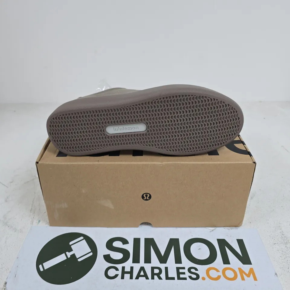 BOXED PAIR OF LULULEMON MENS CITYVERSE MICROSUEDE SNEAKERS - UK 10
