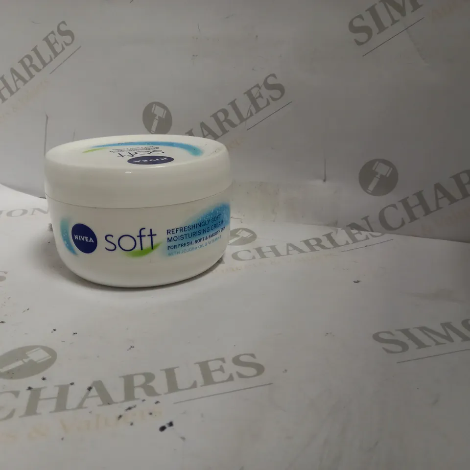 NIVEA SOFT REFRESHINGLY SOFT MOISTURISING CREAM 500ML