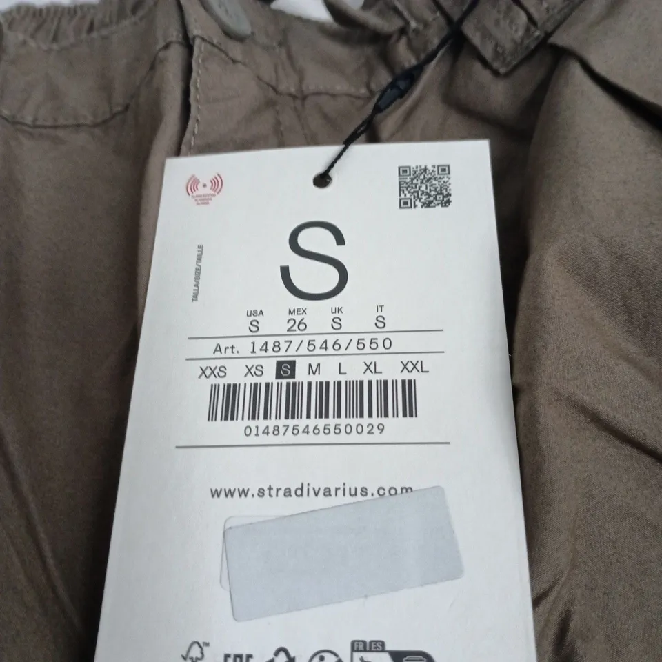 STRADIVARIUS CARGO TROUSERS – KHAKI – UK S (USA S)