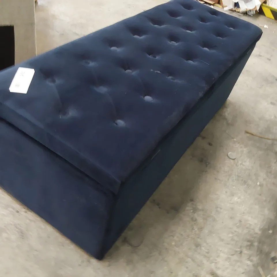 QUALITY BRITISH DESIGNER G PLAN OSWALD UPHOLSTERED STORAGE BENCH BLUE PLUSH FABRIC