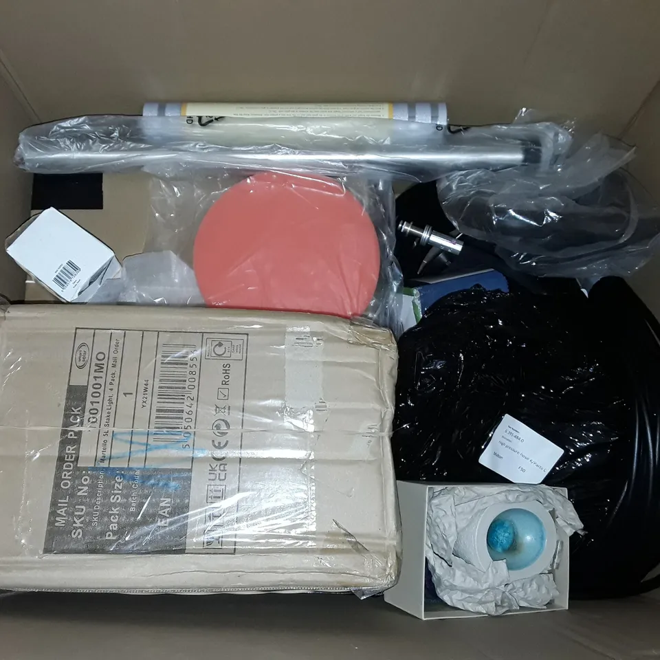 LOT OF ASSORTED HOUSEHOLD ITEMS TO INCLUDE PRESSURE WASHER HOSE, PICTURE FRAMES AND 90MM SHOWER WASTE