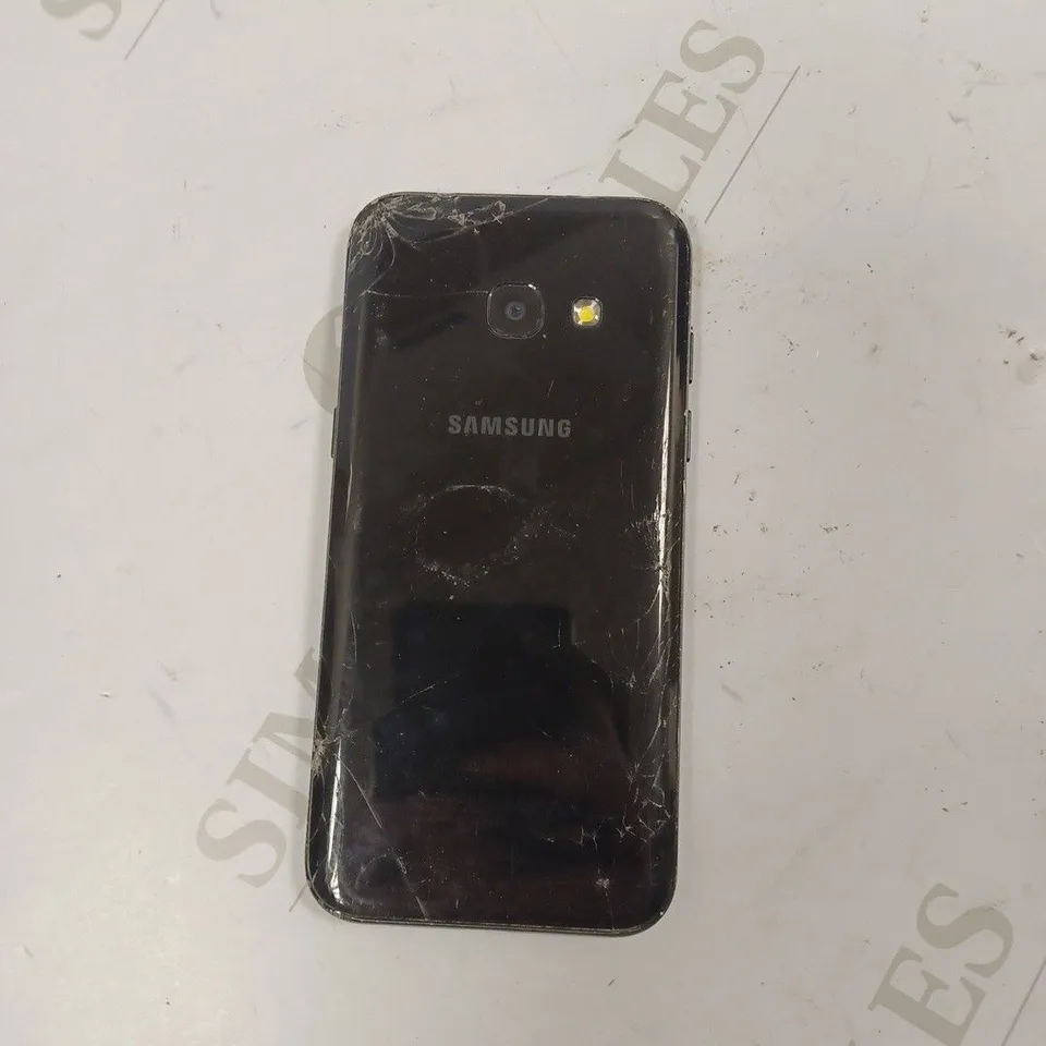 SAMSUNG GALAXY A5 MOBILE PHONE IN BLACK