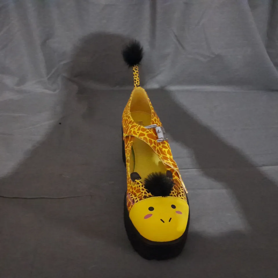 PAIR OF KOI TIRA MARY JANES GRAZING GIRAFFE EDITION SIZE 6 