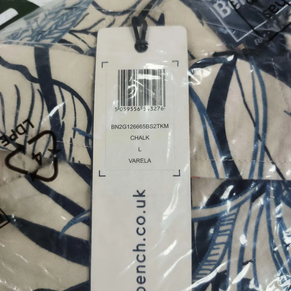 BENCH CHALK FLORAL SHIRT – UK L (MEN'S)