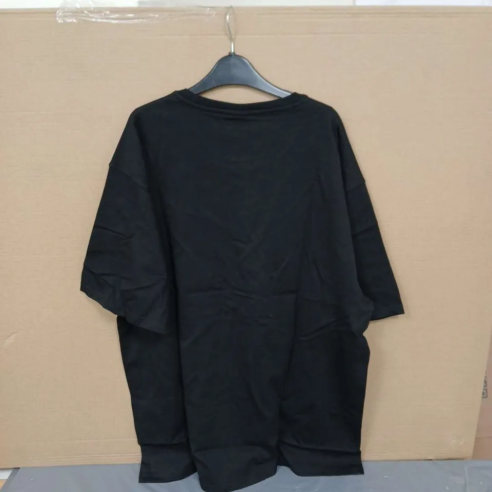 APPROXIMATELY 18 ITEMS OF T SHIRTS AND HOODIES , ALL YOU DON'T WANT THIS LIFE BRAND IN VARIOUS SIZES BLACK AND WHITE .