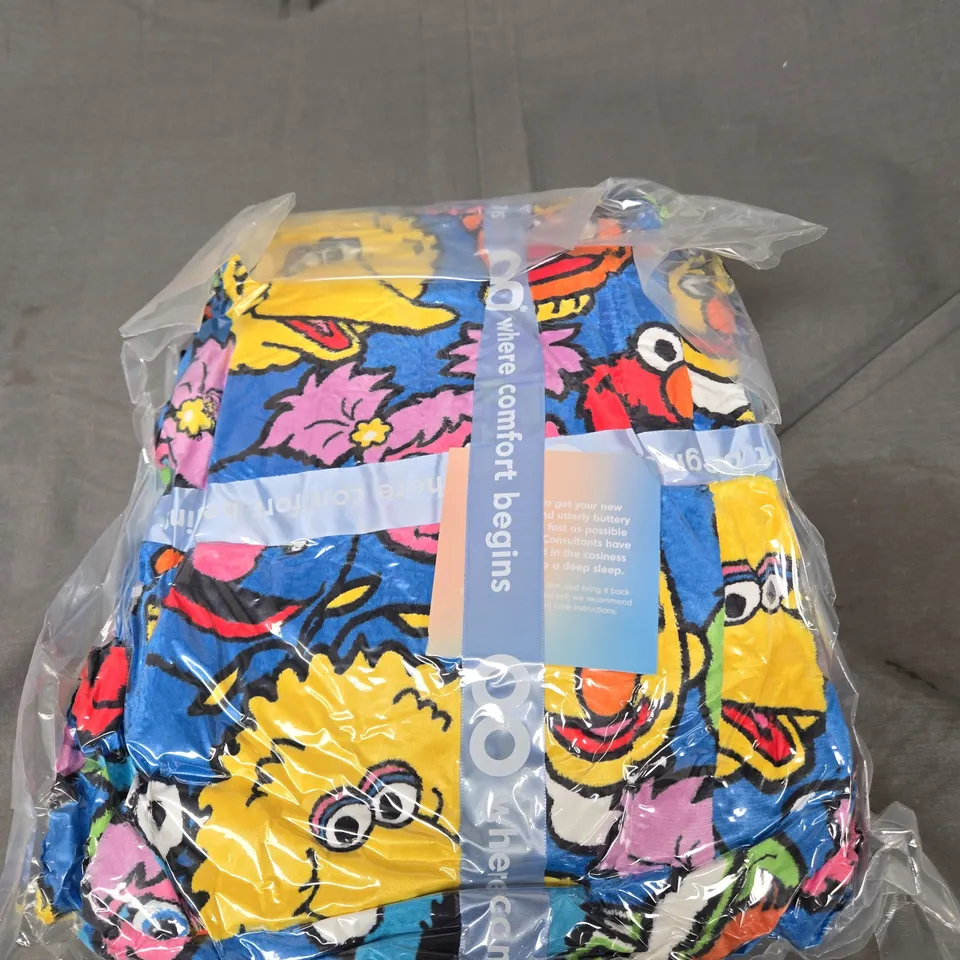 SEALED OODIE ADULT OVERSIZED HOODED BLANKET - SESAME STREET 