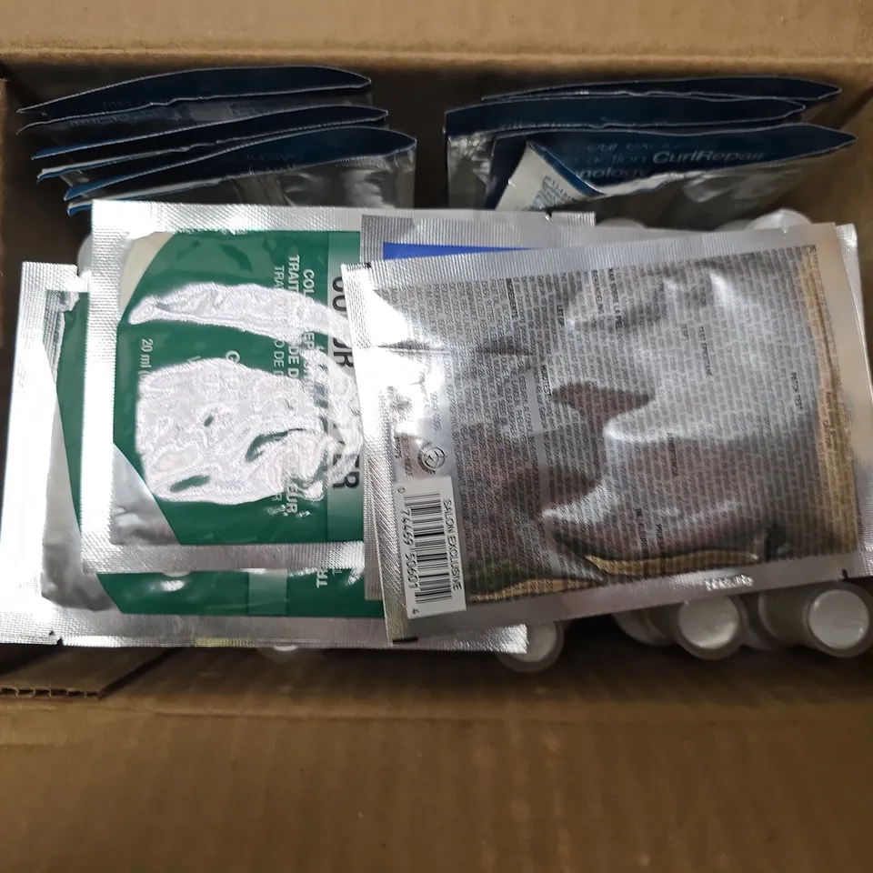 APPROXIMATELY 30 ASSORTED JOICO COSMETICS ITEMS TO INCLUDE CURL REFRESHED, COLOUR BUTTER, CURL NOURISHED , ETC - COLLECTION ONLY 