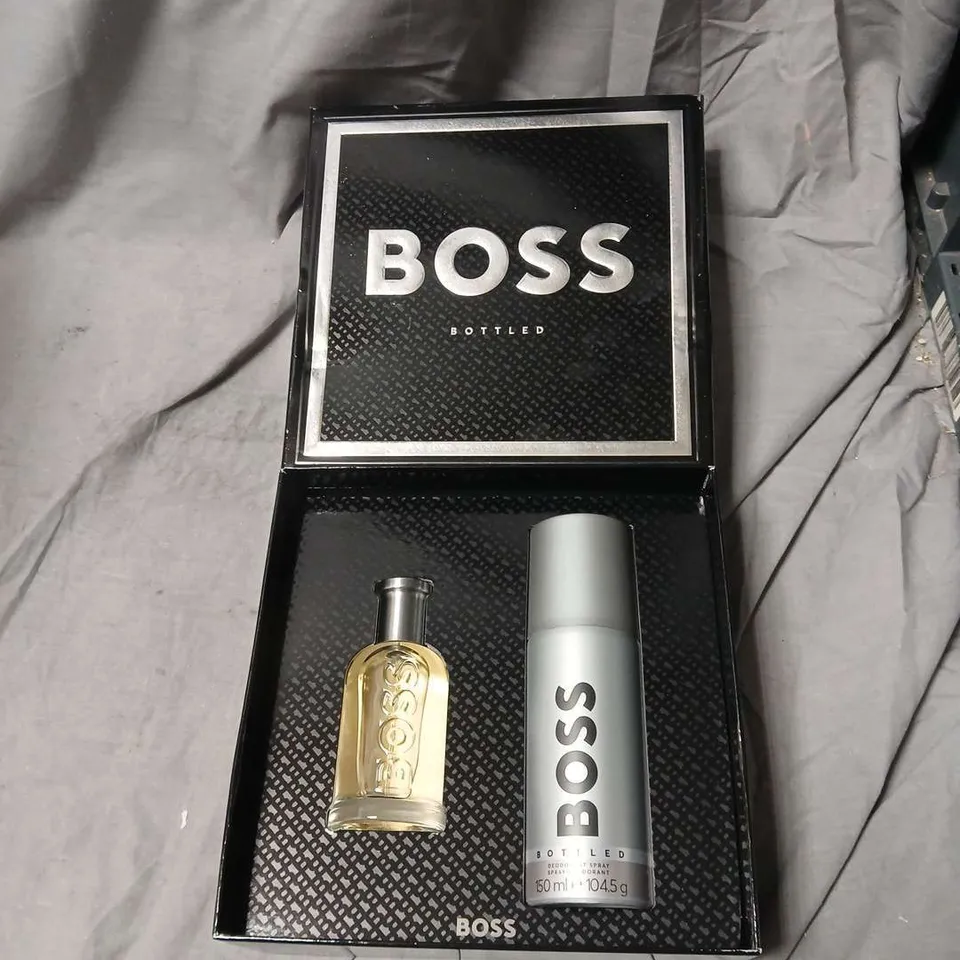 BOSS BOTTLED GIFT SET – EAU DE TOILETTE 50ML + DEODORANT 150ML